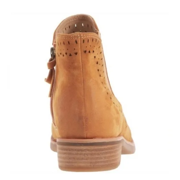 🌻 NWT SOFFT CHELSEA BOOTIE