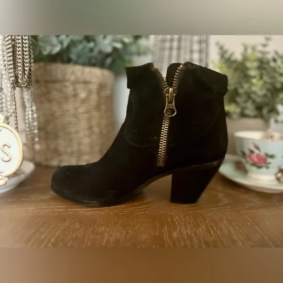 🖤 TRENDING FRINGE!  Sam Edelman Louie fringe suede boots, size 7M -see video 🎥