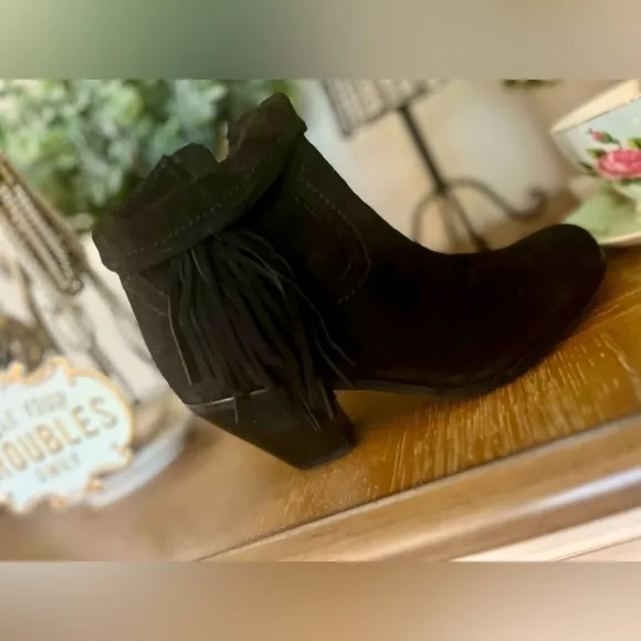 🖤 TRENDING FRINGE!  Sam Edelman Louie fringe suede boots, size 7M -see video 🎥