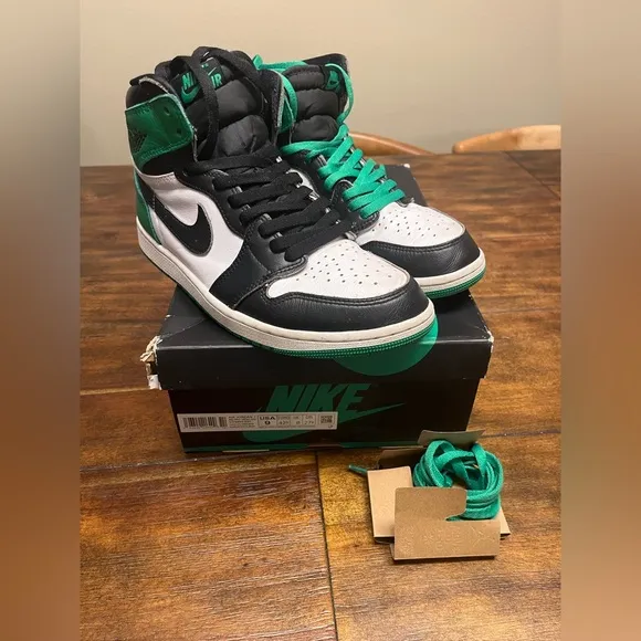 2023 Air Jordan 1 Retro High OG 'Lucky Green'