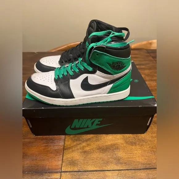 2023 Air Jordan 1 Retro High OG 'Lucky Green'