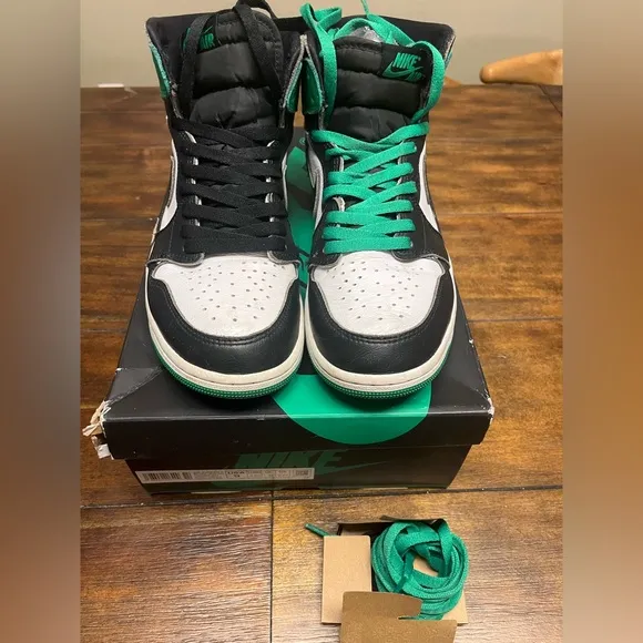 2023 Air Jordan 1 Retro High OG 'Lucky Green'
