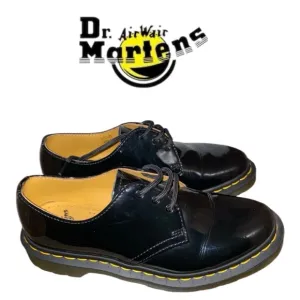 3-Eye OxfordDr. Martens black patent