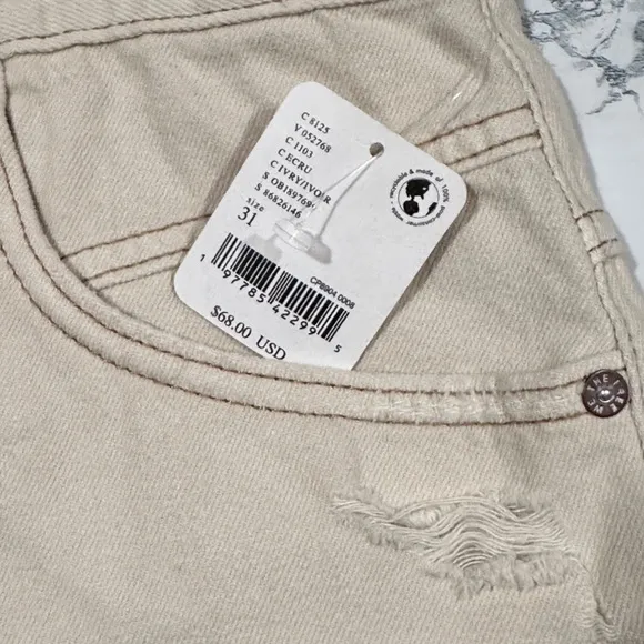 #59 NWT Free People Now Or Never Denim Shorts in Ecru