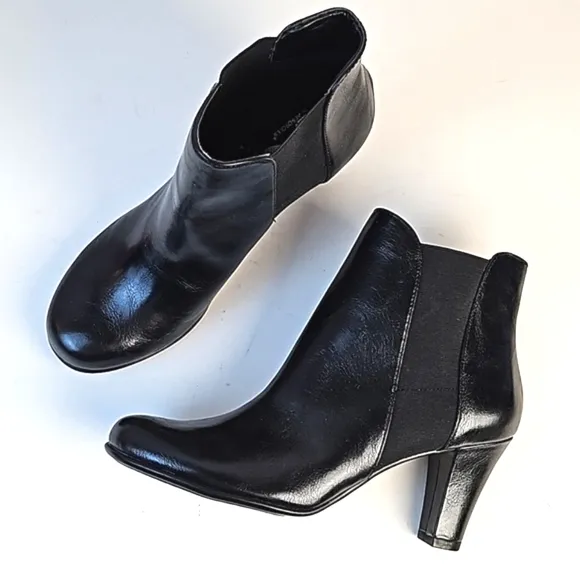 A2 by Aerosoles Strole Along Black Faux Leather Round Toe Heeled Ankle Bootie