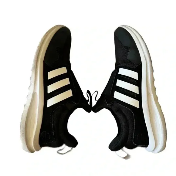 Adidas  Boys Activeride 2.0 Sporty Running Black White Stripes Shoes Sz 3