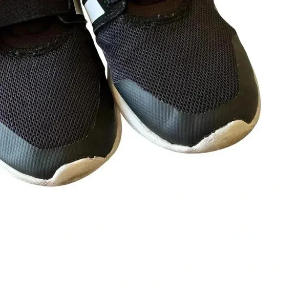 Adidas  Boys Activeride 2.0 Sporty Running Black White Stripes Shoes Sz 3