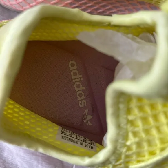 Adidas Deerupt “Glow” Women’s 9.5 Bright Yellow / Diamond Weave Pink