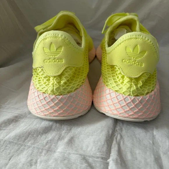 Adidas Deerupt “Glow” Women’s 9.5 Bright Yellow / Diamond Weave Pink
