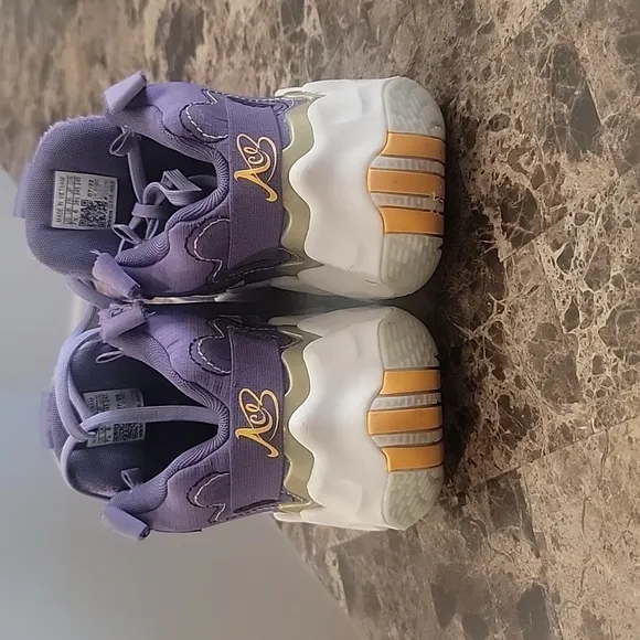 ADIDAS EXHIBIT B CANDACE PARKER Woman's MID BASKETBALL SHOES Size 7.5