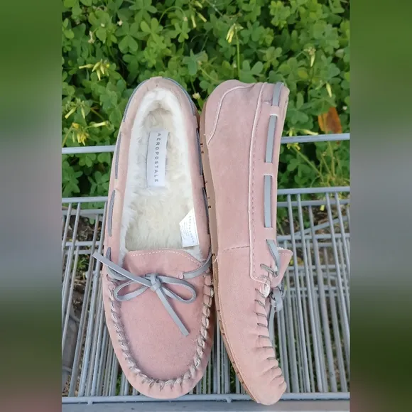 Aeropostale Women's Pink Suede Moccasins