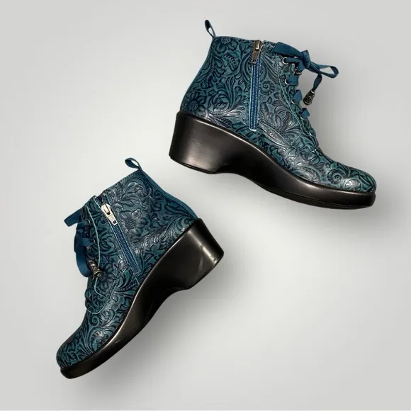 Alegria Eliza Teal Tooled Boots Sz 36