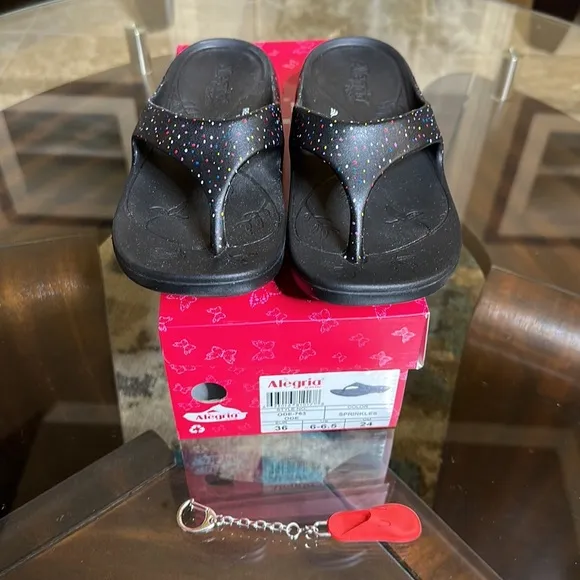 Alegria Ode Printed Thong Sandals Sprinkle Sz 6-6.5 Black Multi