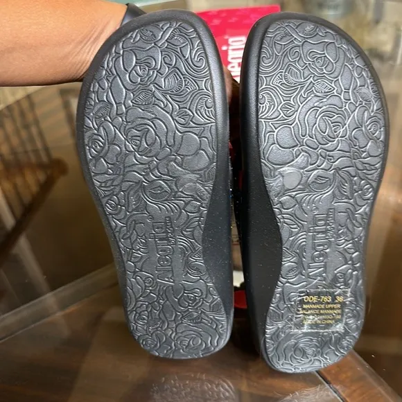 Alegria Ode Printed Thong Sandals Sprinkle Sz 6-6.5 Black Multi