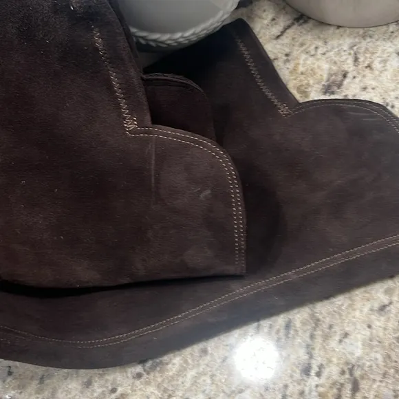 ANN MASHBURN Brown Suede Heeled Boots