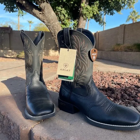Ariat Black Cowboy Boots with Modern Comfort
