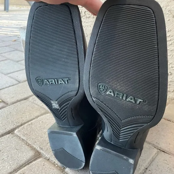Ariat Black Cowboy Boots with Modern Comfort