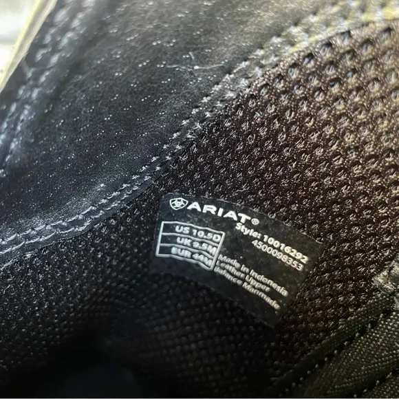 Ariat Black Cowboy Boots with Modern Comfort