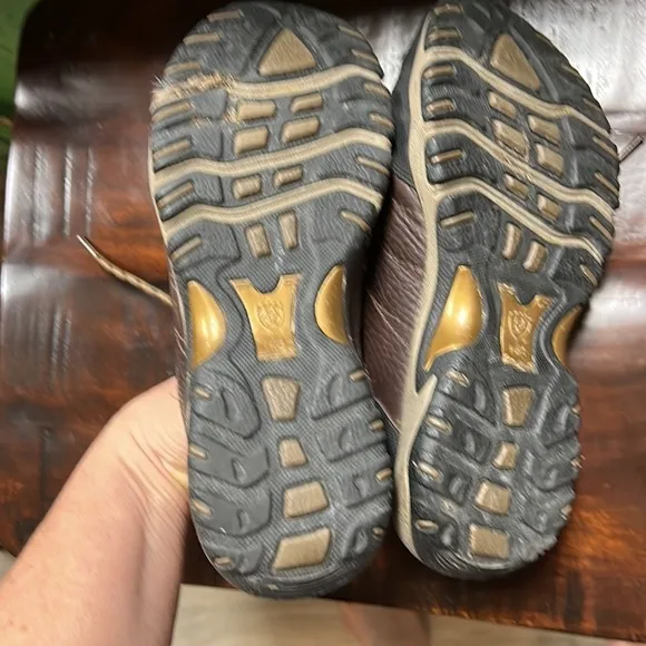 Ariat woman’s Hiking Shoes with ATS technology size 6.5