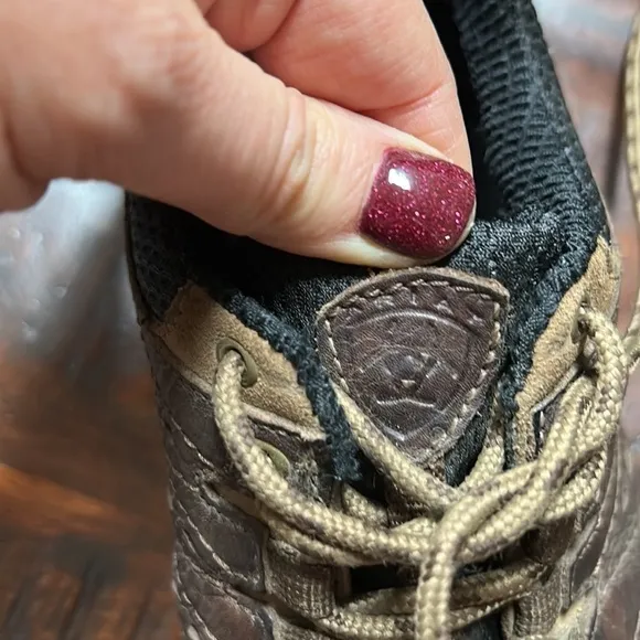 Ariat woman’s Hiking Shoes with ATS technology size 6.5