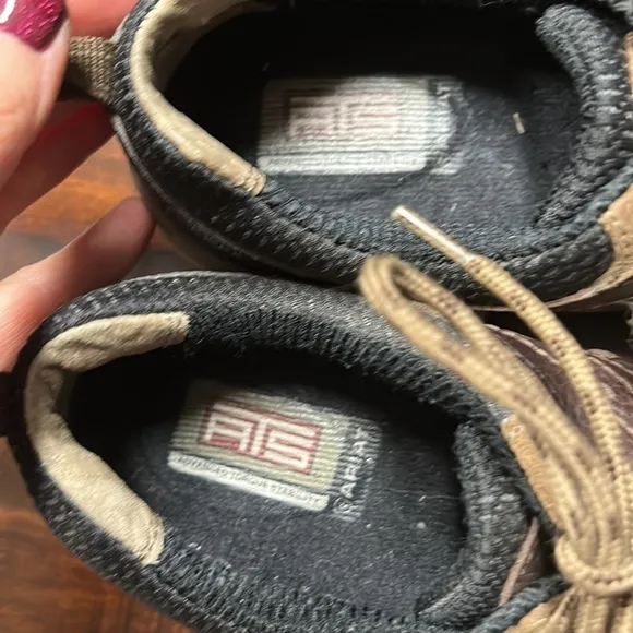Ariat woman’s Hiking Shoes with ATS technology size 6.5