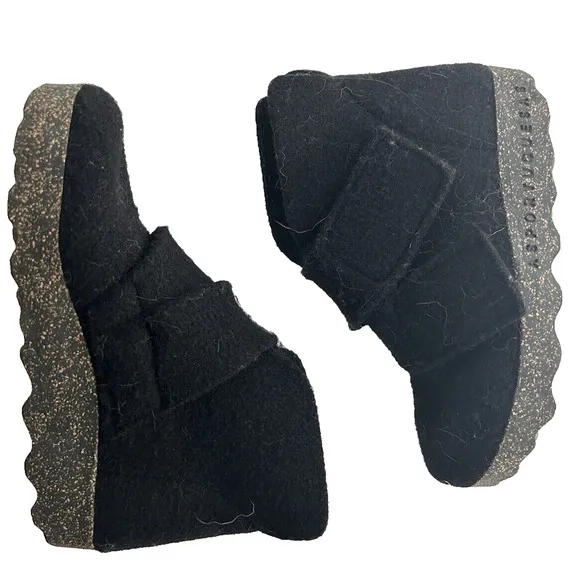 Asportuguesas Black Wool Felt Ankle Eco Boots Booties Woman’s Size 39 7.5
