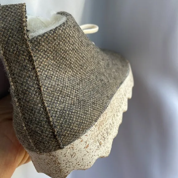 ASPORTUGUESAS  Cake Lace Up Wool Ankle Boots