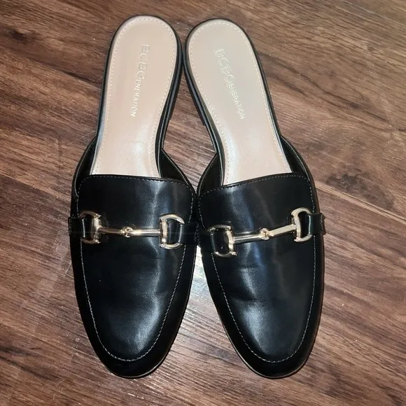 BCBGeneration women’s Size 10 Zorie Mule/ slide black with gold hardware