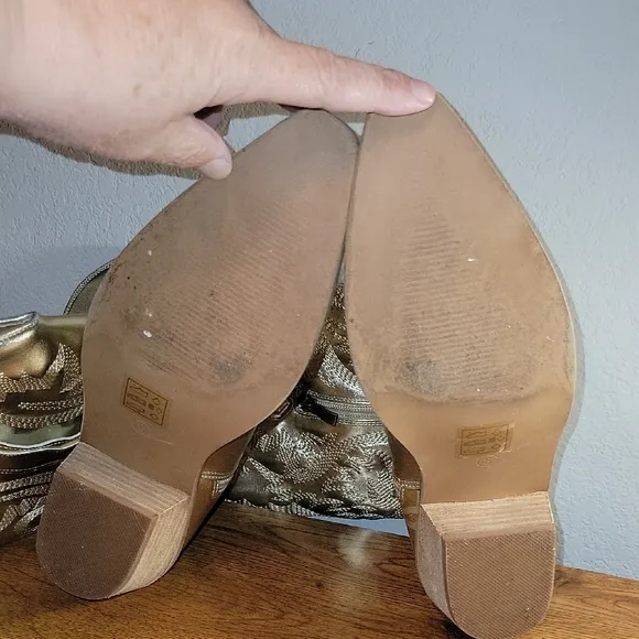 BEAST FASHION Gold Heeled Boots