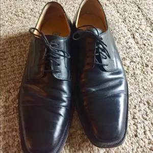 Beautiful shoes by Johnston &amp; Murphy size 91/2 m