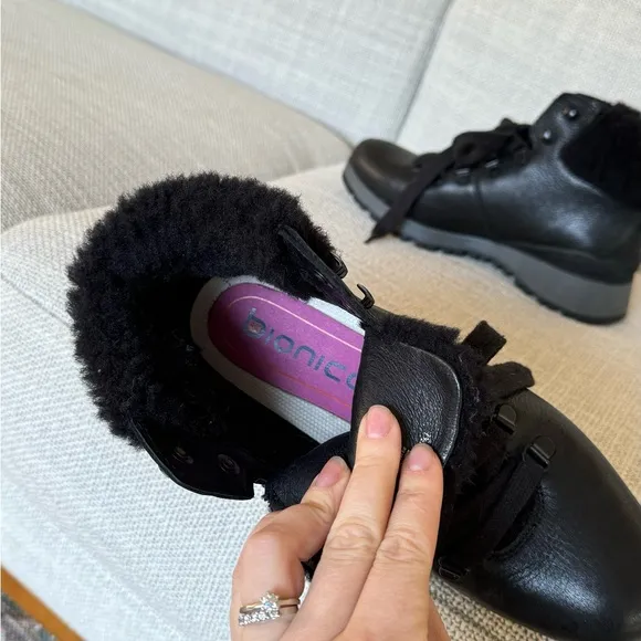Bionic Women's Black Leather Boots Size 7.5