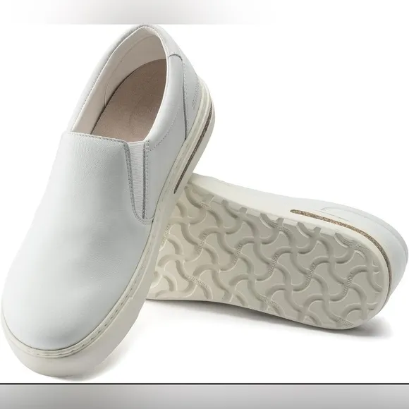 Birkenstock Womens Clog Oswego Leather White Size EU 39 US 8