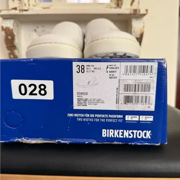 Birkenstock WoMen's White Leather Slip-On Shoes Size 38/ 7