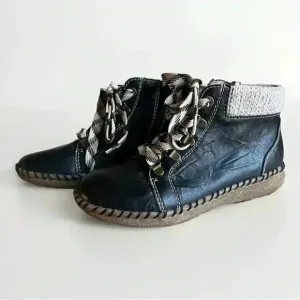Biza Royal Women Size 6.5 Boot Bohemian Neutral Minimalist Earthy Cozy Bootie