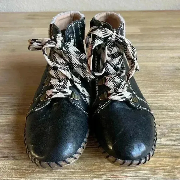 Biza Royal Women Size 6.5 Boot Bohemian Neutral Minimalist Earthy Cozy Bootie