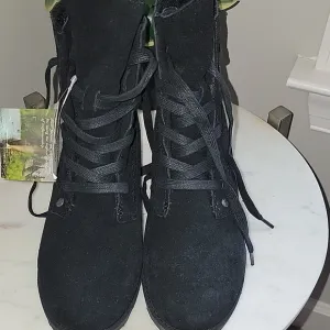 Black Lace-Up Women's Boots