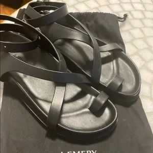 Black Women's Sandals A Emery Jalen sandal