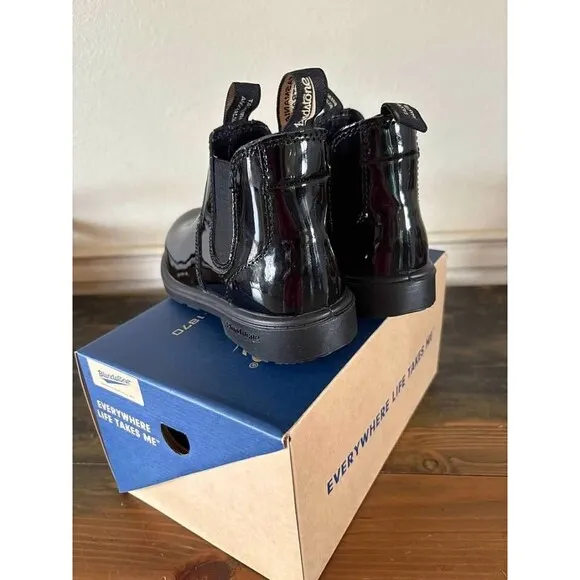 Blundstone Kids Elastic Sided Boot Black Patent- SZ 2 AUS/UK -3 US-NIB