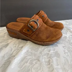 Born Size 7 Banyan Brown Leather Slip On Clogs Comfort Shoe Buckle Distressed