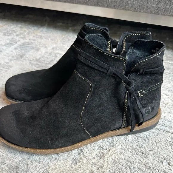 Born Women's Wynter Ankle Boots BlackDistressed Leather Booties Tassel Size 9.5