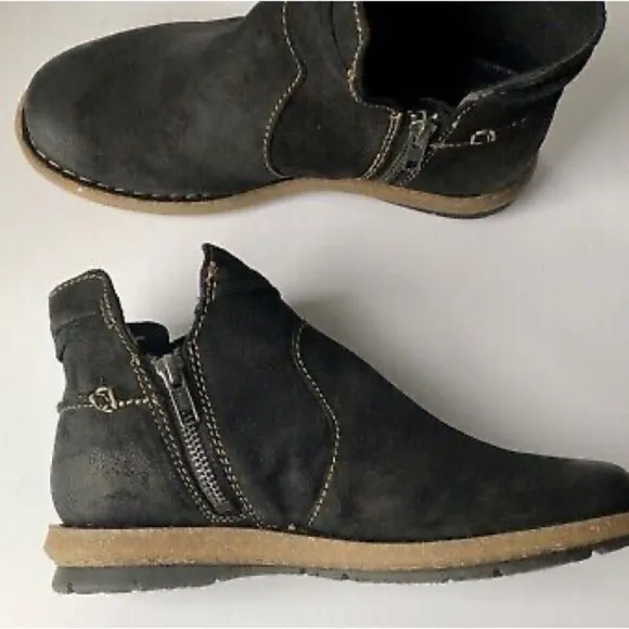 Born Women's Wynter Ankle Boots BlackDistressed Leather Booties Tassel Size 9.5