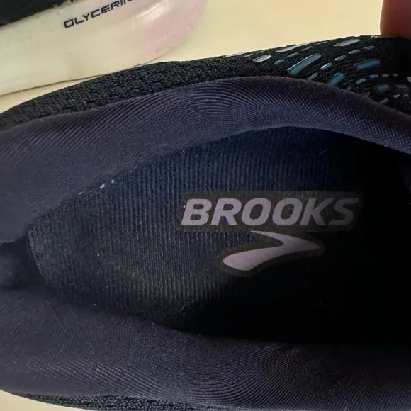 Brooks Glyserin 20 Woman Med Running Shoes in blue.Size 10.5