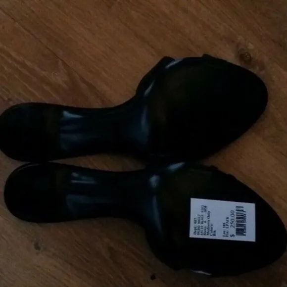 Bruno Magli Peep Toe Heel Sandals Shoes Size 38 US 8 New In Box