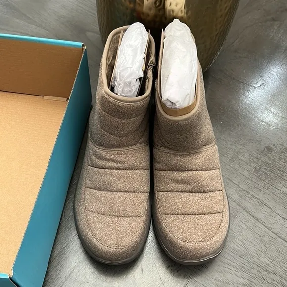 BZees Glacier Bootie (Wide)