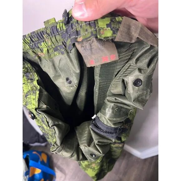 Canadian Army Tactical Goretex CADPAT Rain Pants 7634 - LARGE/XL
