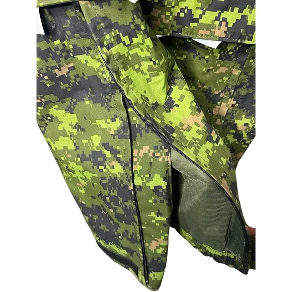 Canadian Army Tactical Goretex CADPAT Rain Pants 7634 - LARGE/XL