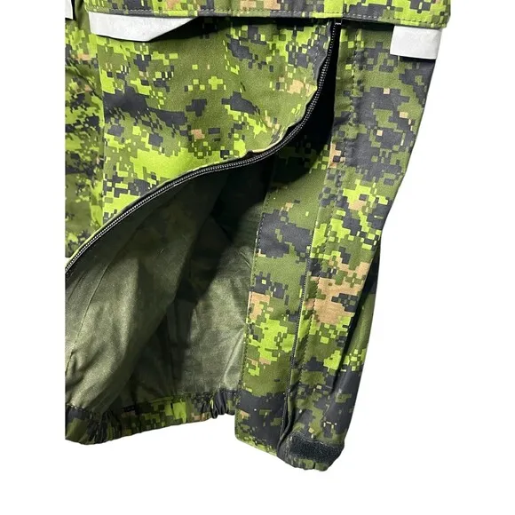 Canadian Army Tactical Goretex CADPAT Rain Pants 7634 - LARGE/XL
