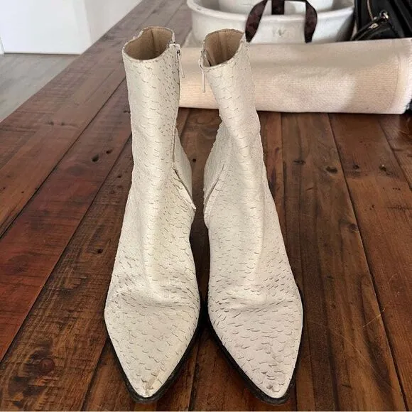 CATY Ankle Boot By Matisse Size 7.5