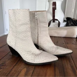 CATY Ankle Boot By Matisse Size 7.5