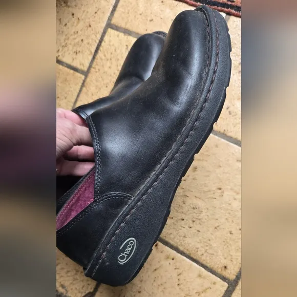 Chaco Black Leather Slip-On Shoes sz7.5